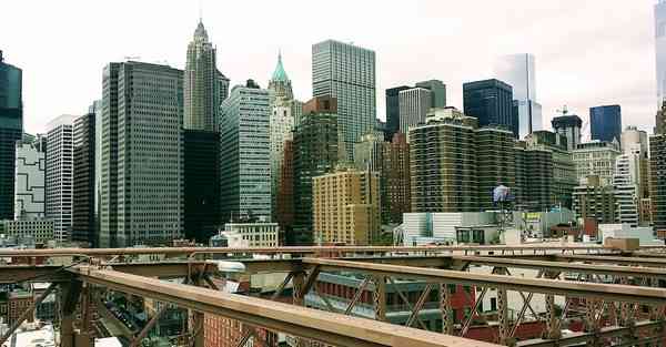 红色主题活动主持人稿_红色主题活动主题